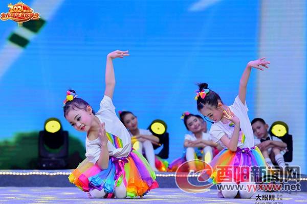 酉阳少儿歌舞节目 苔 参加重庆广播电视台少儿春晚节目录制
